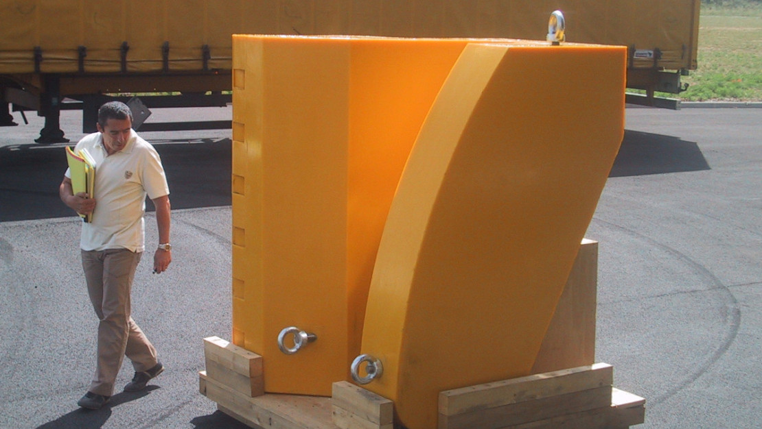 Large dimension Clamp in UREFLEX rigid polyurethane